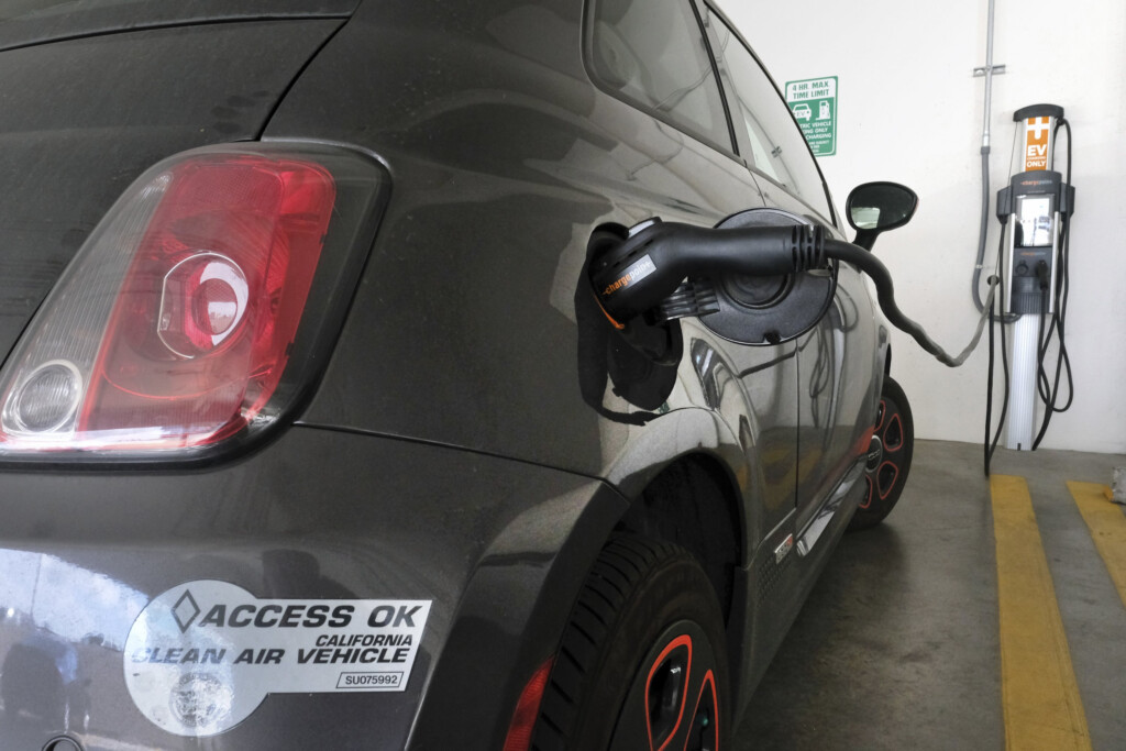 California Seeks To Boost Electric car Rebate Program AP News